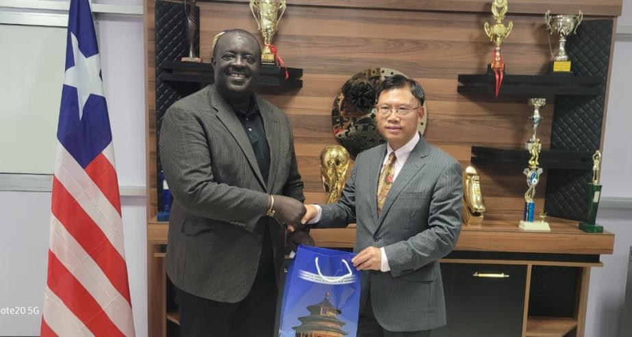 The New Chinese Ambassador accredited to Monrovia, His Excellency Yin Chengwu today, Monday, April 1, 2024, paid courtesy to Youth and Sports Minister Cllr. J. Cole Bangalu at his S.K.D Sports Complex Office in Paynesville to acquaint himself with him and to congratulate him for his preferment. 
